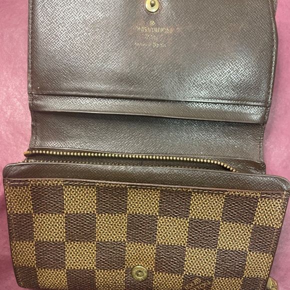 Louis Vuitton wallet - Picture 13 of 16